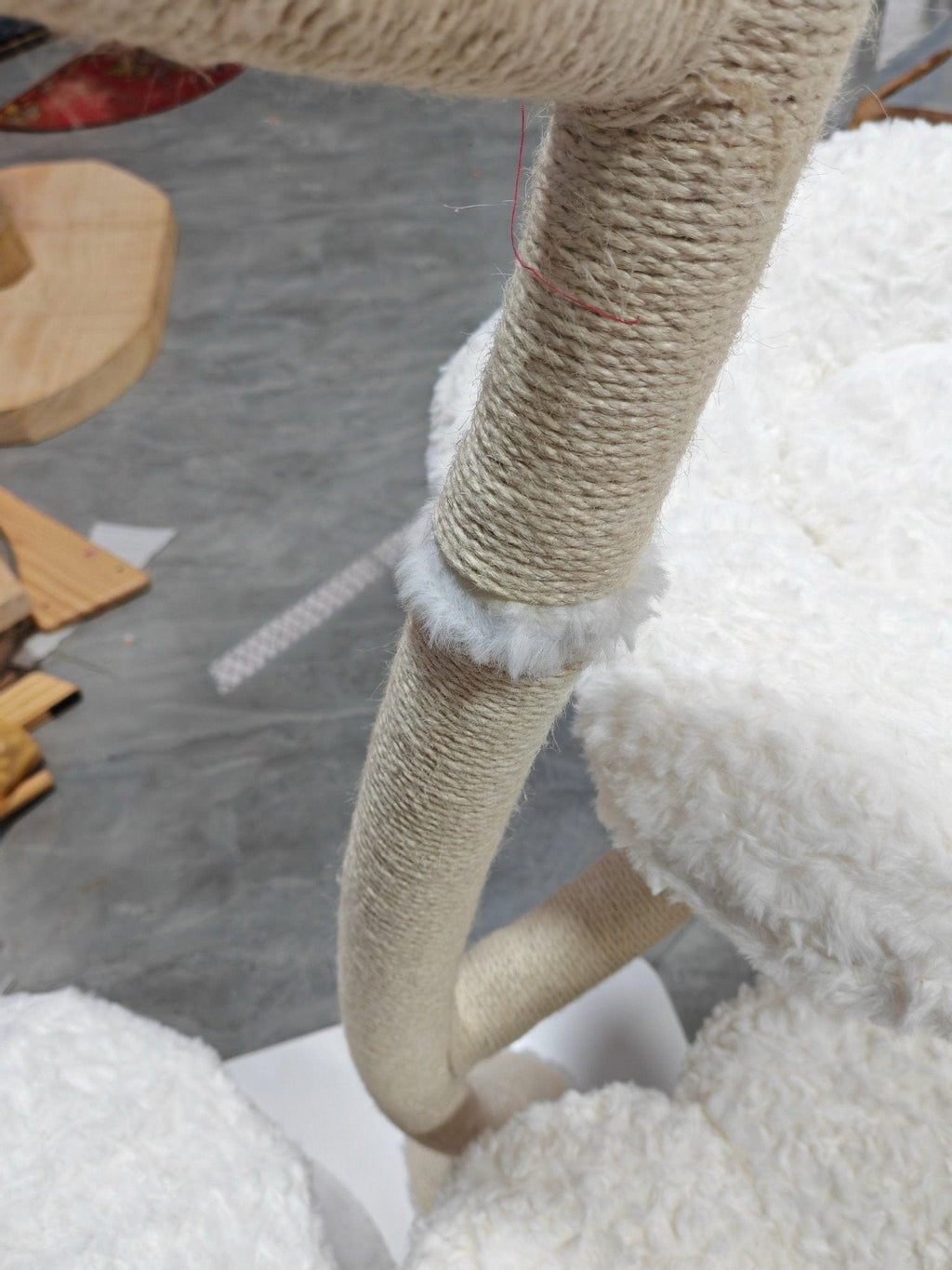 Meowera Cat trees Eve White Flower Cat Tree