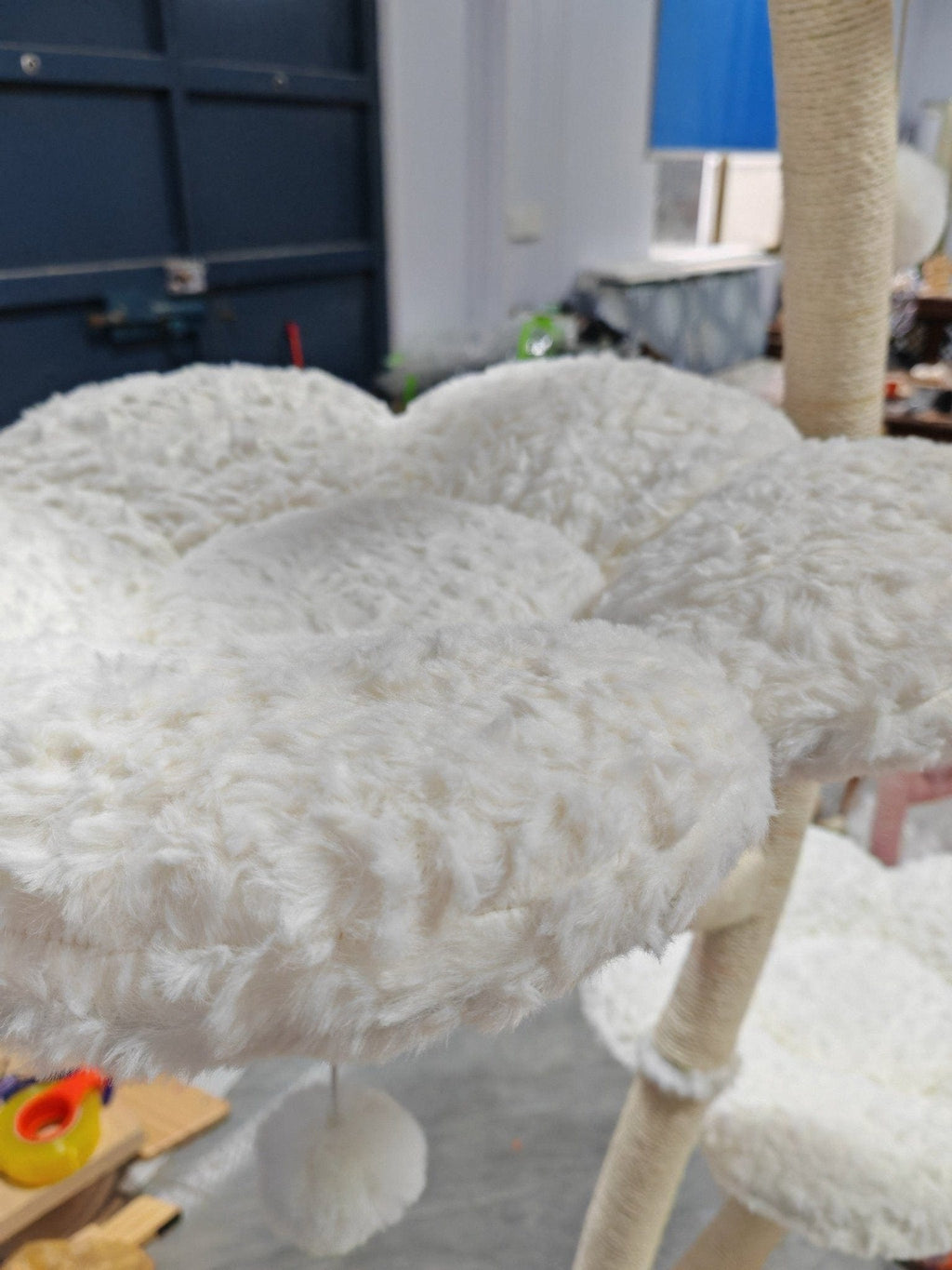 Meowera Cat trees Eve White Flower Cat Tree